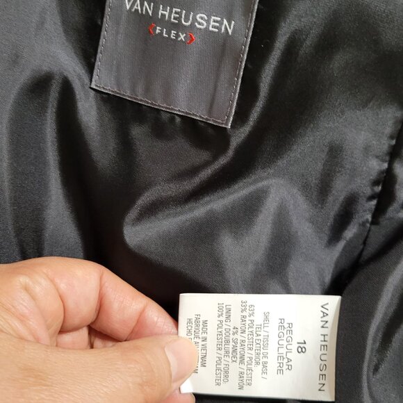 Van Heusen Boys Suit - Picture 6 of 6